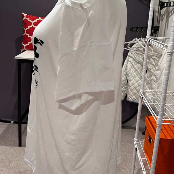 White Off the Shoulder Short Sleeve T-Shirt (NWOT) - Picture 5 of 8